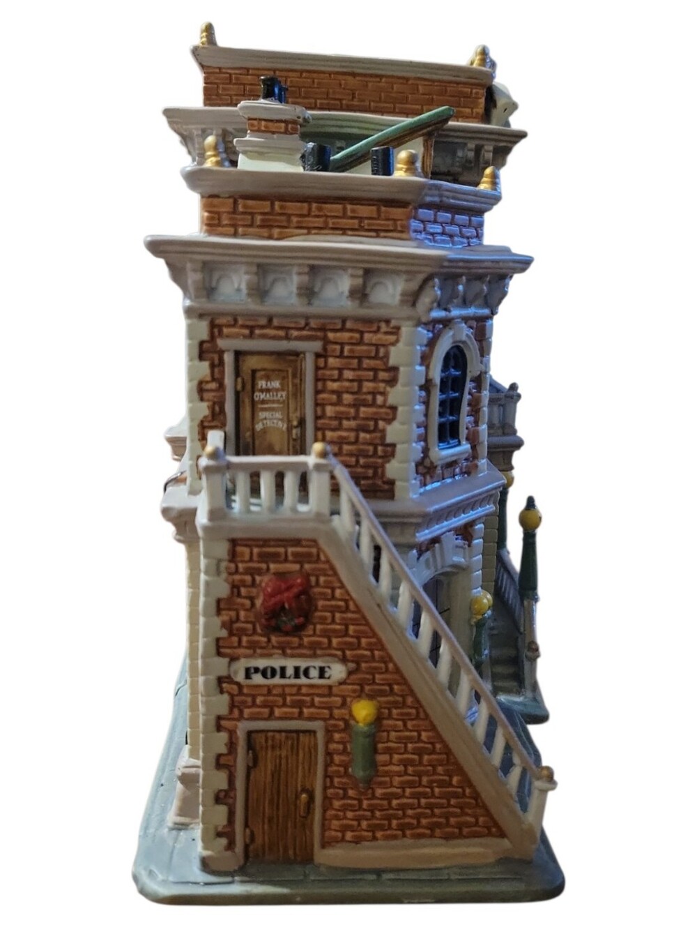 LEMAX Christmas Village Plymouth Corners 3rd Precinct Police Station House 25759 - Picture 2 of 9